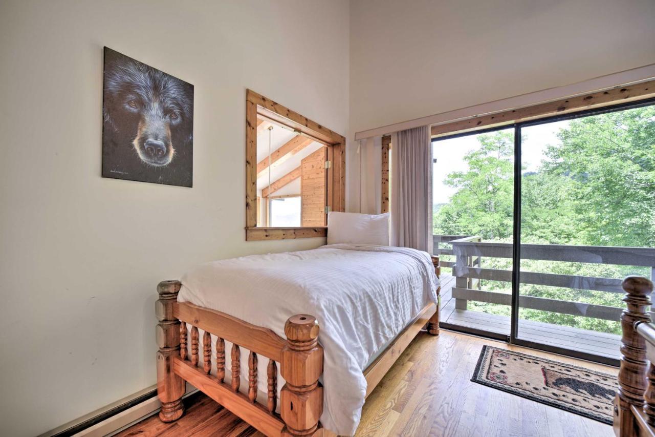 Vibrant Bryson City Home With Mtn Views And Deck! Exterior foto